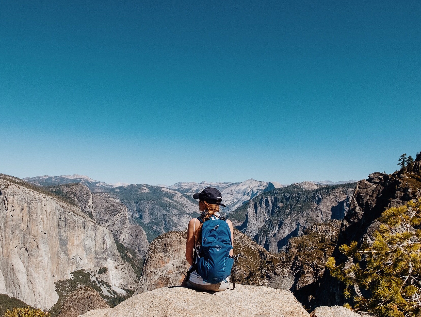 Female entrepreneurs growing a cannabis business - CBD - Kayla Clements, Luna Volta